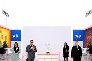 直播带货退货率数据追踪封面，打包间里的退货包裹