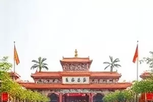 夜班护士的排班争议封面，护士站深夜的排班表